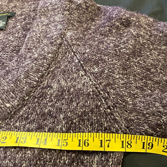 Vintage BCBGMAXAZARIA Purple and White Sweater with Hood and Pockets, Size M. - Picture 4 of 16